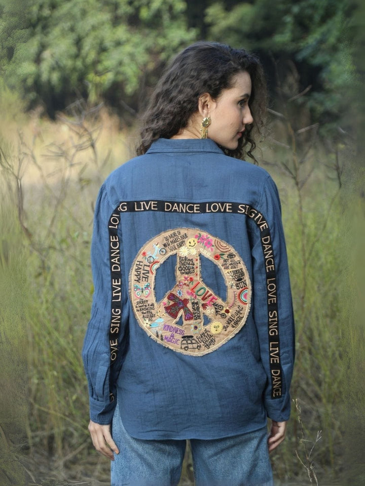 Avani Del Amour Shirt Boho Peace Sign Shirt in Denim Blue – Double Gauze Cotton