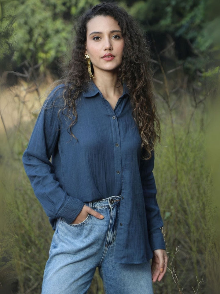 Avani Del Amour Shirt Boho Peace Sign Shirt in Denim Blue – Double Gauze Cotton