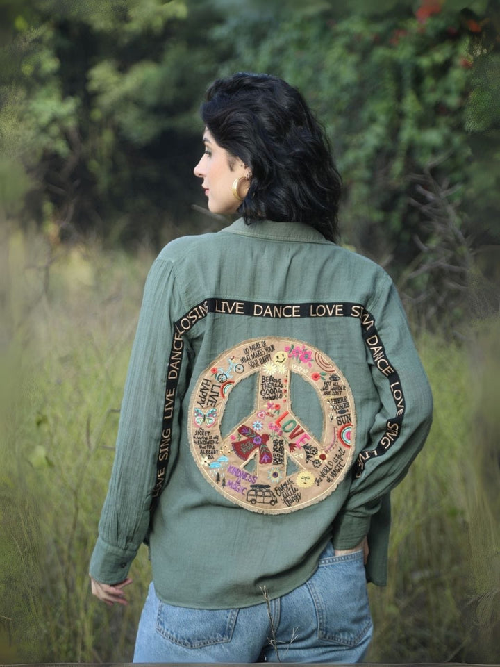 Avani Del Amour Shirt Boho Peace Sign Shirt in Olive Green – Double Gauze Cotton