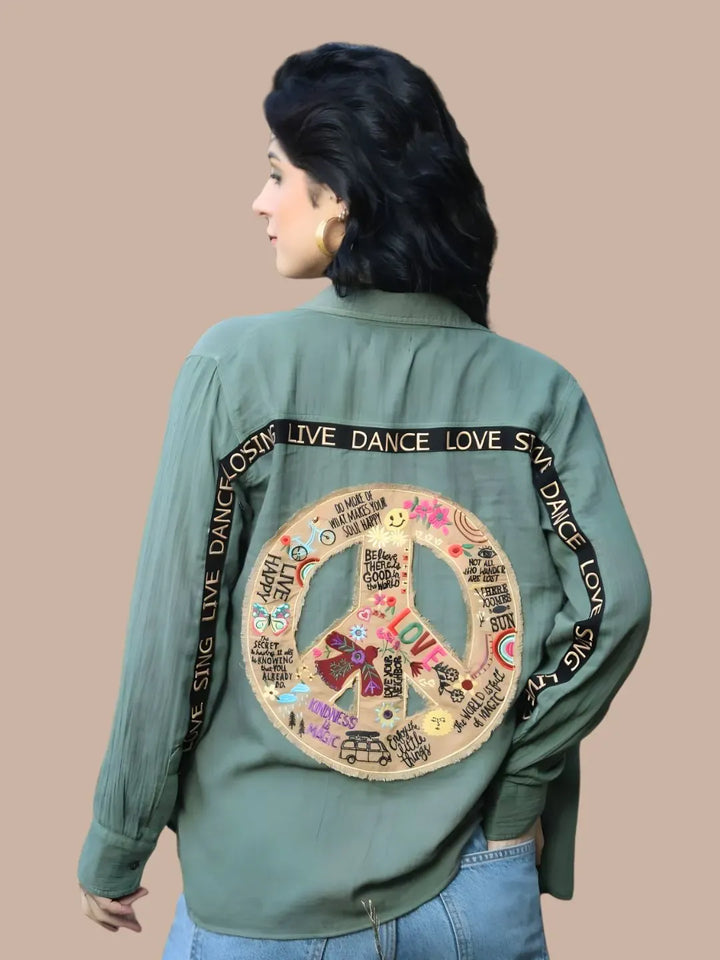 Avani Del Amour Shirt Boho Peace Sign Shirt in Olive Green – Double Gauze Cotton