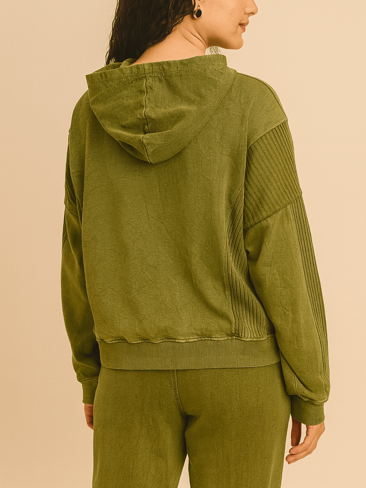 Avani Del Amour Sweatshirt Textured Horse Motif Hoodie Sweatshirt – Olive Green