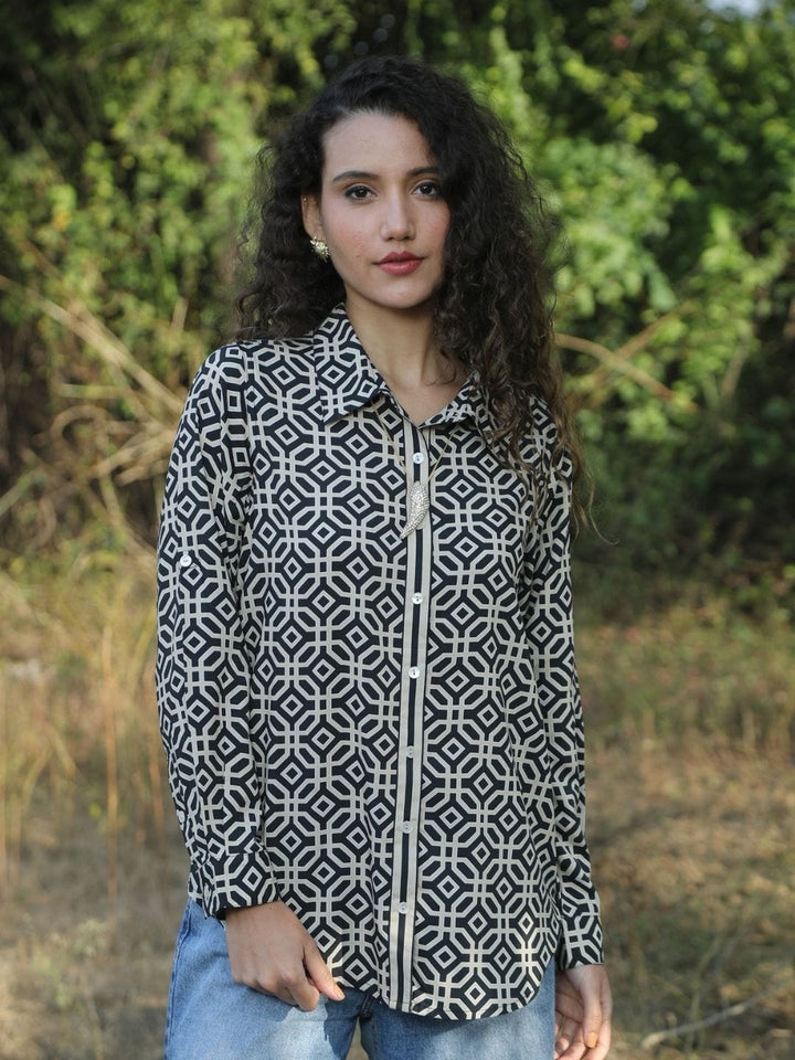 Avani Del Amour Top Monochrome Geometric Print Button-Down Shirt