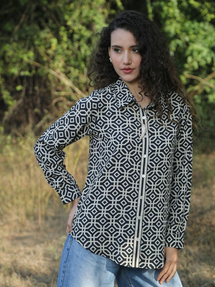 Avani Del Amour Top Monochrome Geometric Print Button-Down Shirt