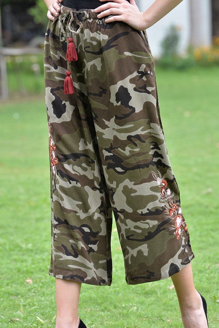 Avani Del Amour BOTTOMS I Like My Camo Cropped Drawstring Pant